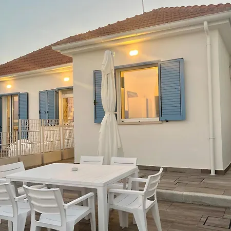 Casa Anita - Fronte Mare アパート